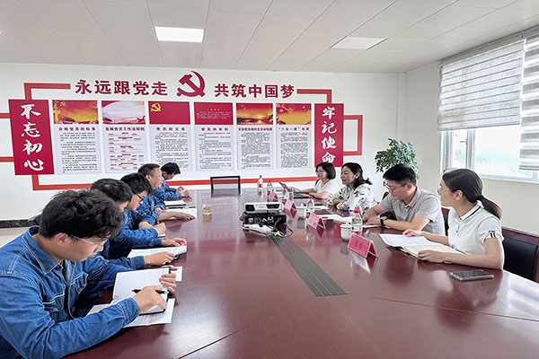 豫能新能源情系職工，送“涼方?jīng)霾摺贝蠖Y包